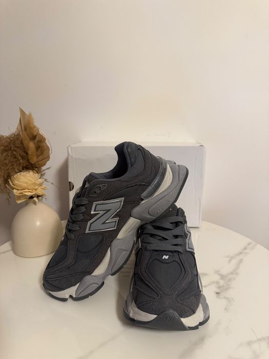 Adidasi New Balance 9060 2026