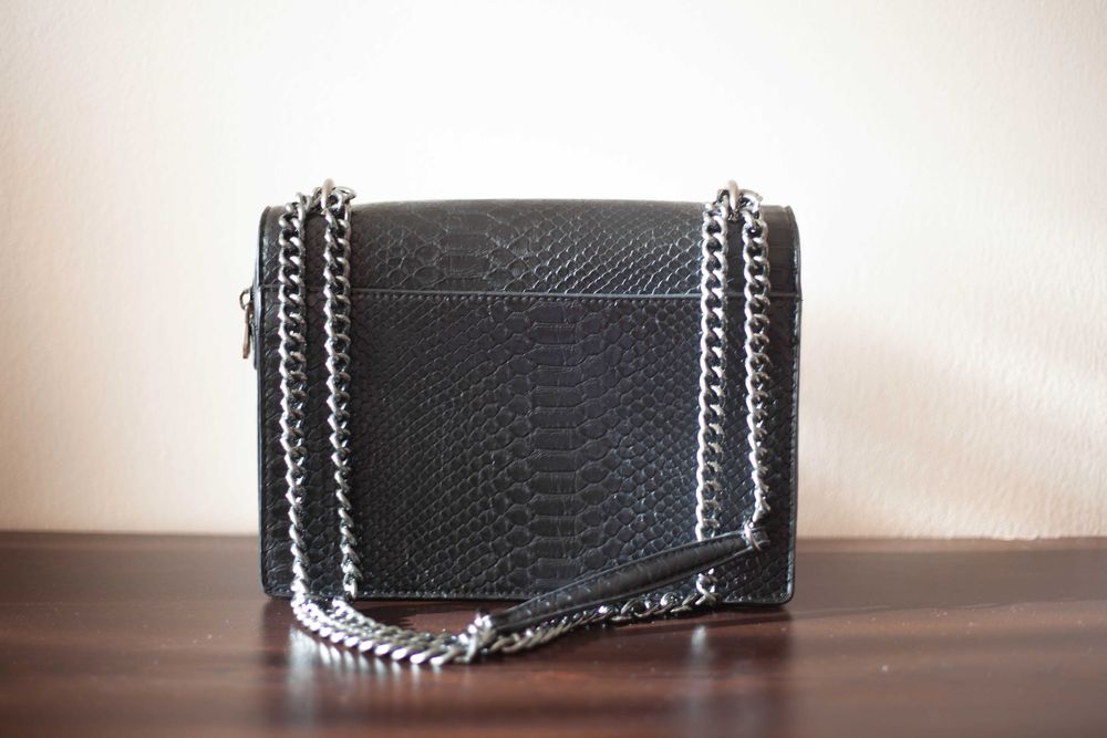 Черна чанта Cross body bag