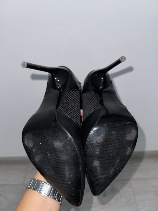 Botine ghete negre cu toc subtire