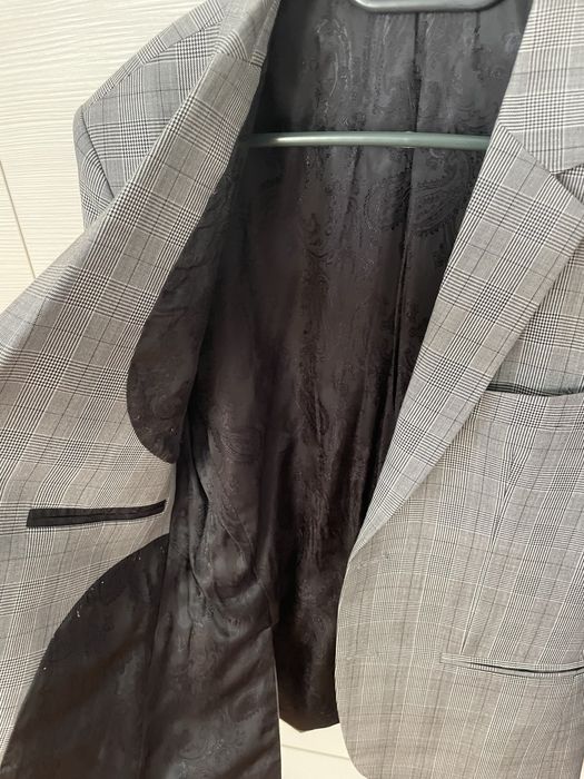 елегантно карирано сако