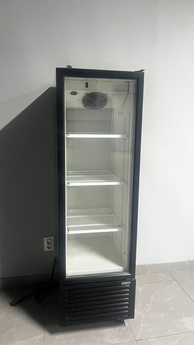 Холодильник витринный