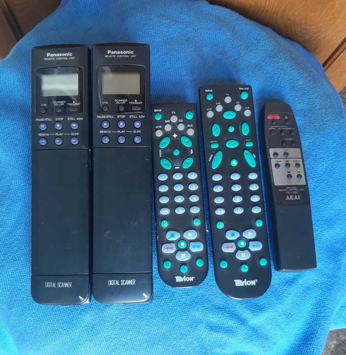 Vând telecomandă originală panasonic videorecorder telecomenzi