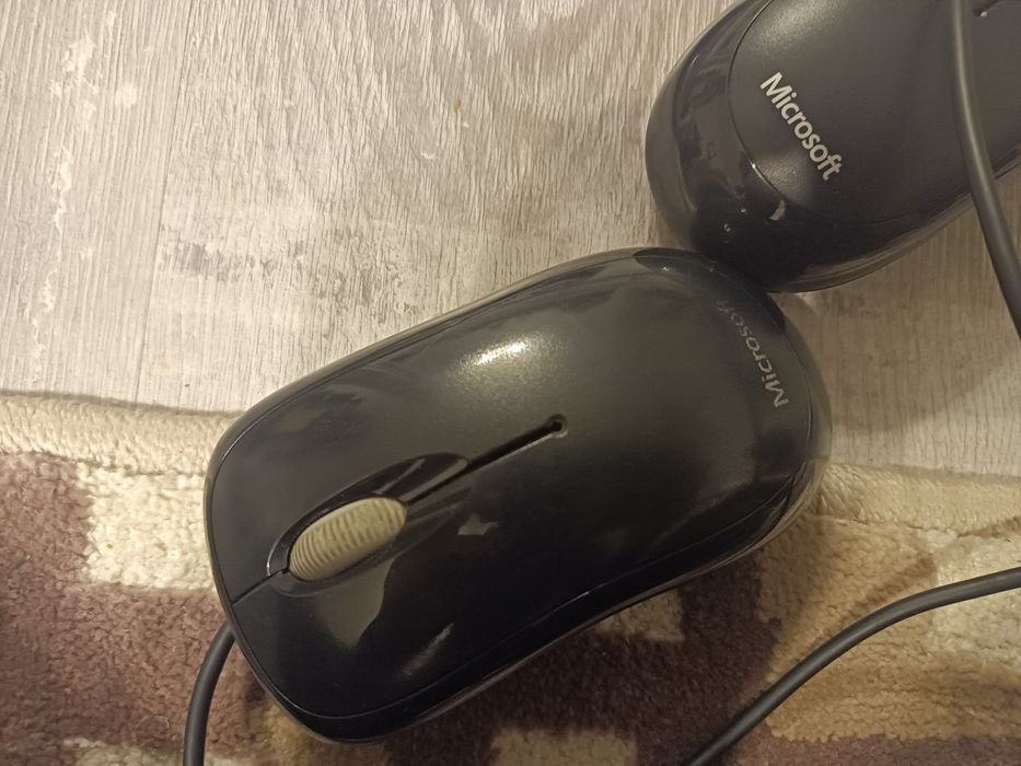 Vând urgent 3 tastaturi  + mouse de fiecare