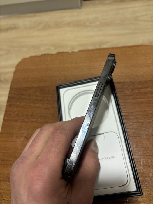 13 про 128  помять состянея идеально