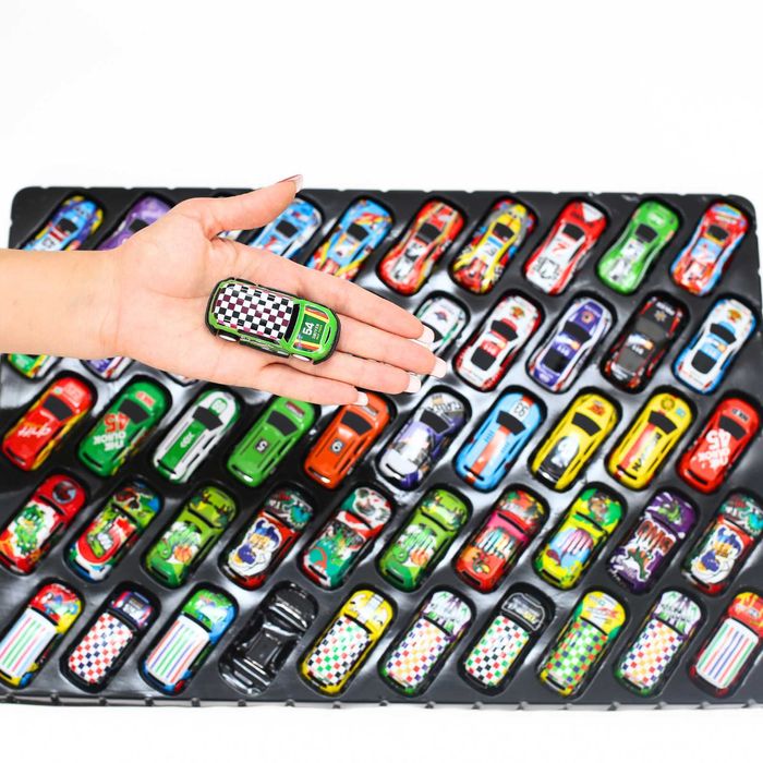 Set 50 de masinute de jucarie potrivit CADOU