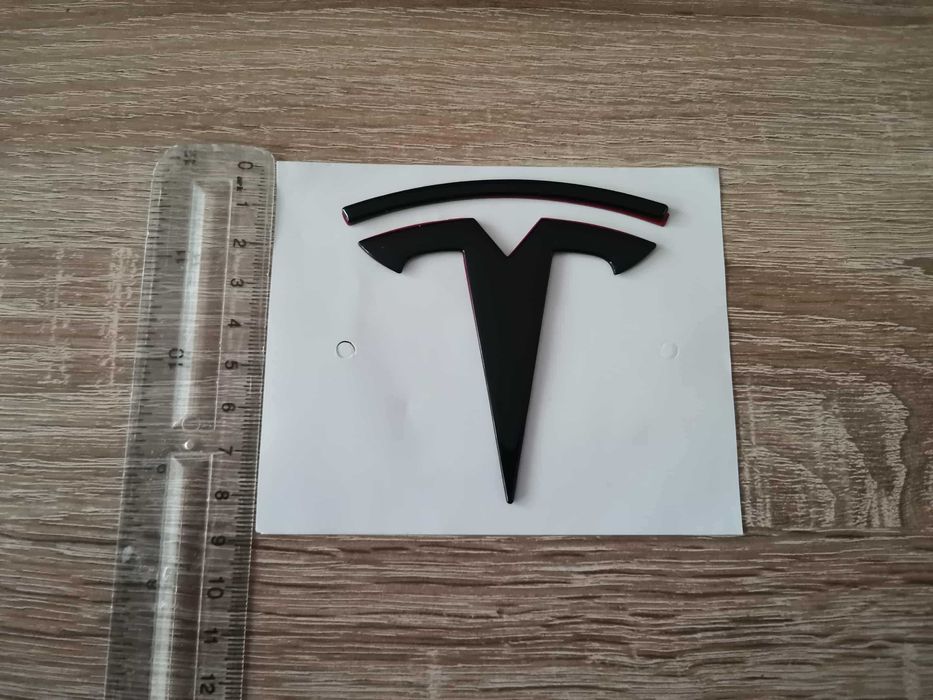 черен гланц лого Tesla
