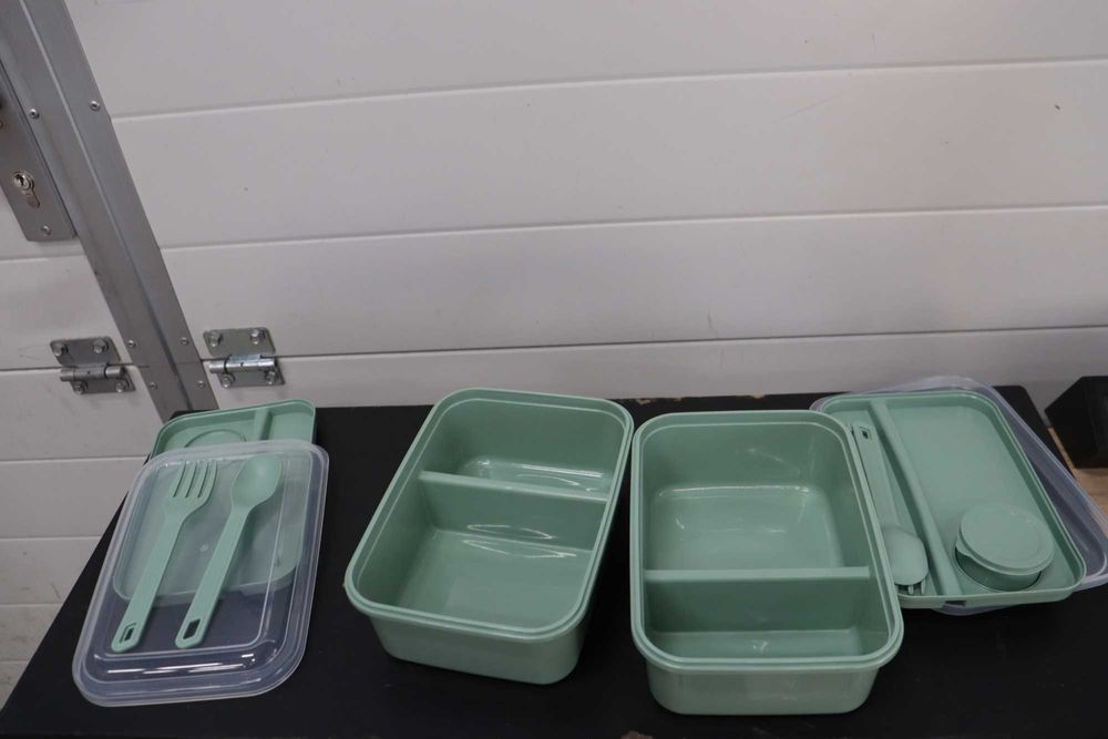 Два броя Разделени кутии за обяд с прибори за хранене х 920мл