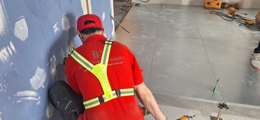 монтаж фальшпола и не только