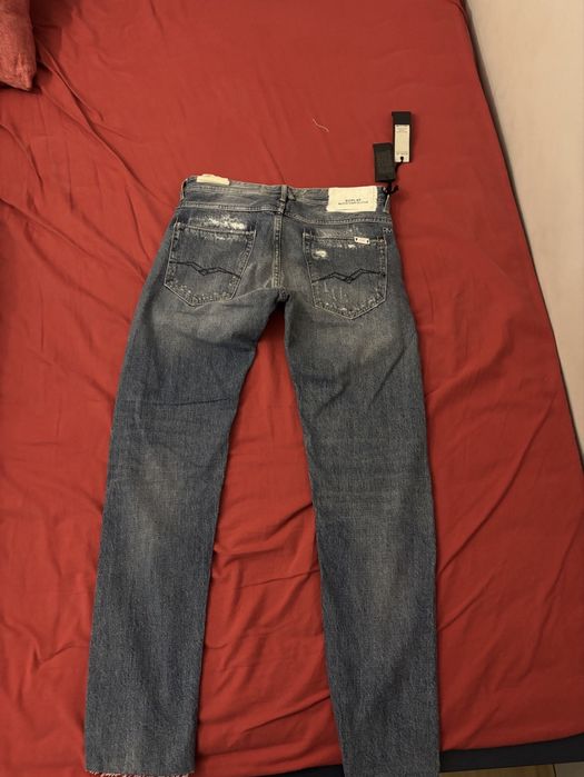 Мъжки дънки Reply