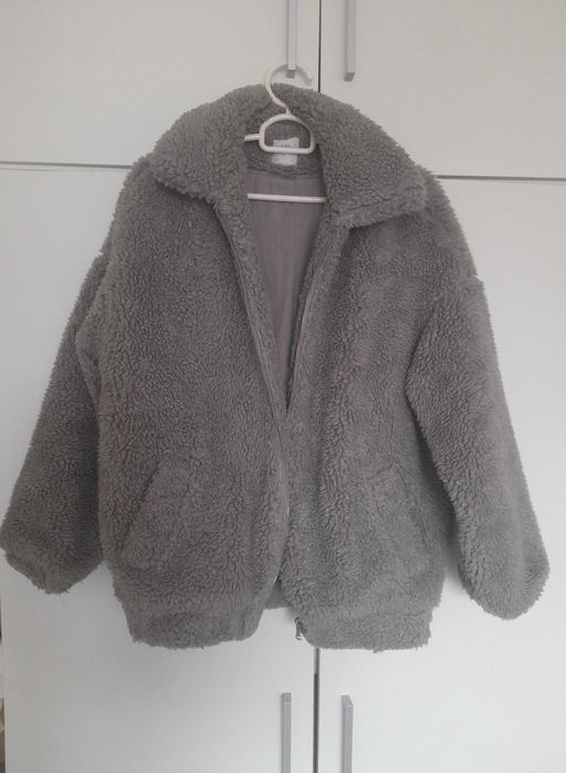 Дамско пухкаво късо сиво палто, размер - XS-S-M