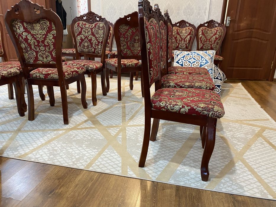 прадается стулья и горка