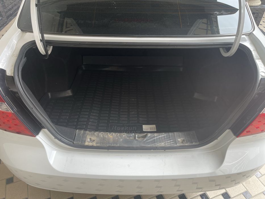 Nexia 3, oq, 4 pozitsiya sotiladi