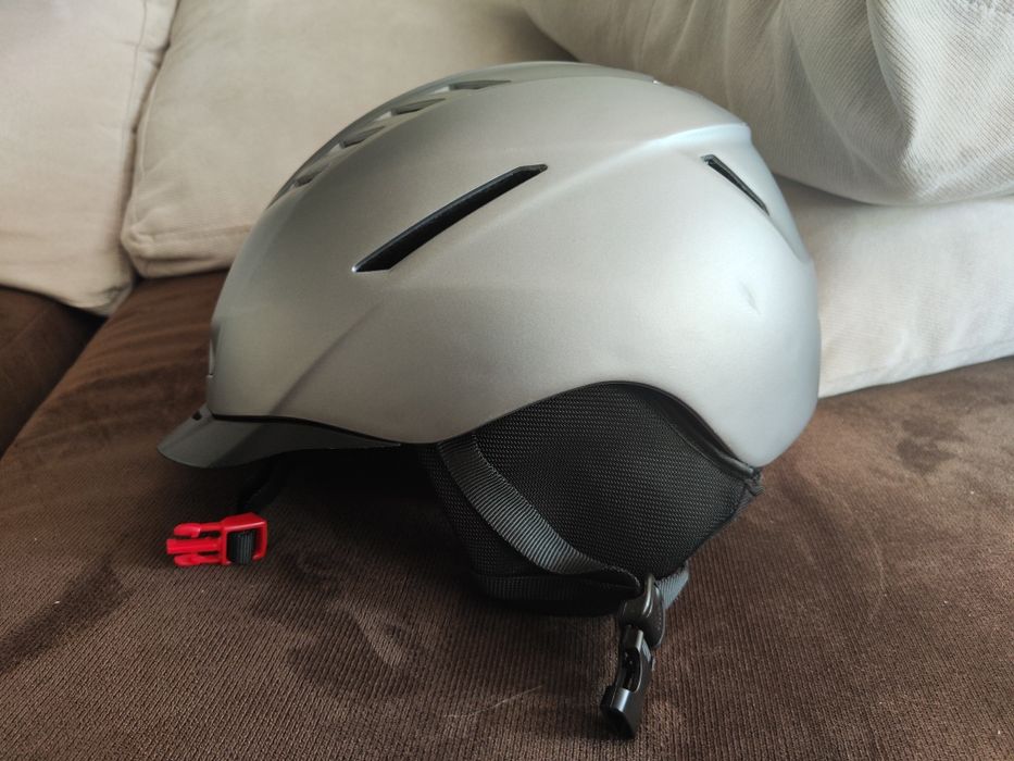 Каска за ски (размер М)