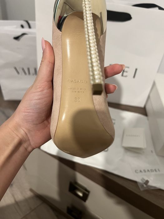 Vand pantofi Casadei