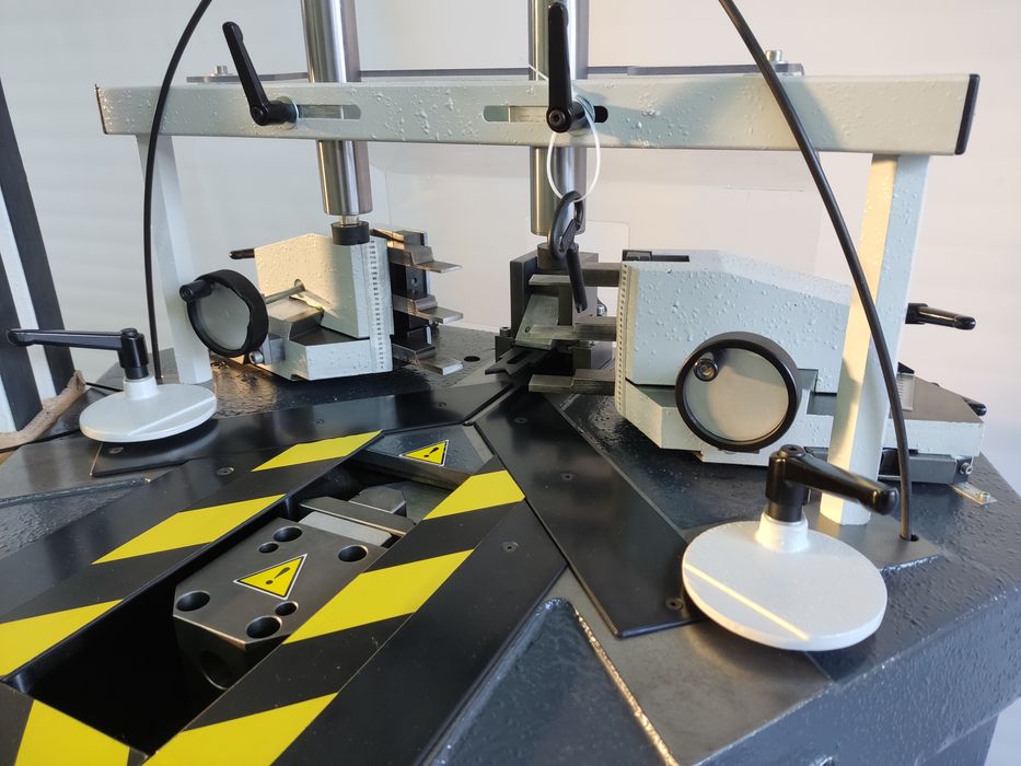 Автоматична ъглонабивна машина PRESSTA EISELE 2000 - Германия