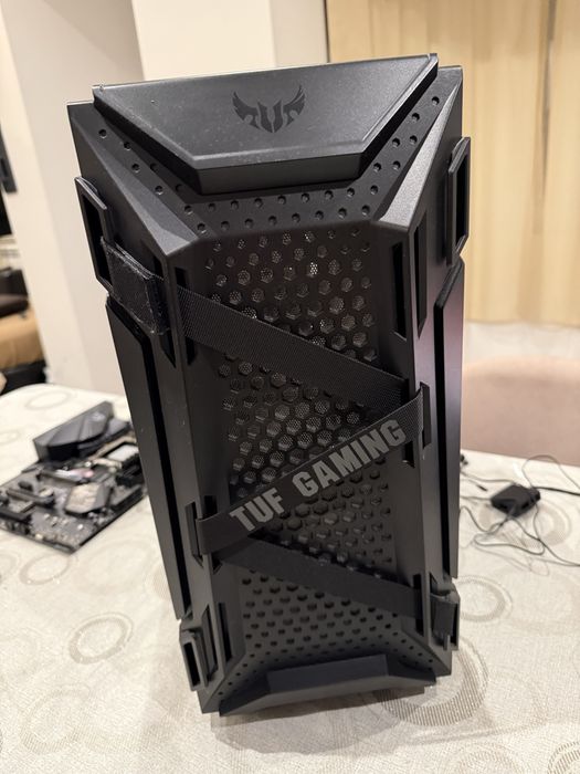 Asus Tuf Gaming GT301 - кутия