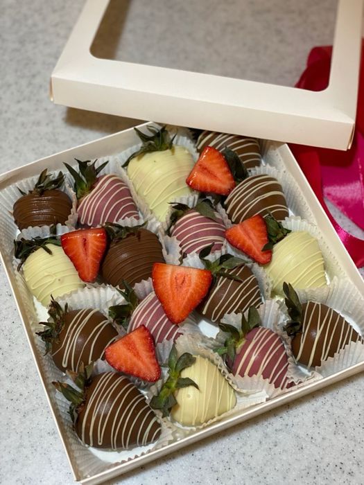 Клубника 8 марта