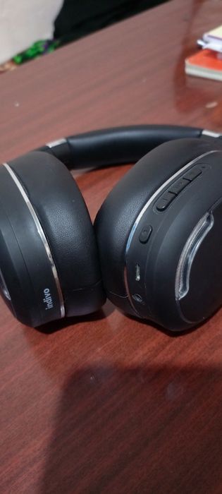 Bluetooth naushnik,Aux bor kabel ulanadi xolati yaxshi