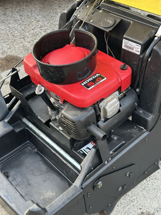 Бензинова метачна машина Karcher Ksm 750