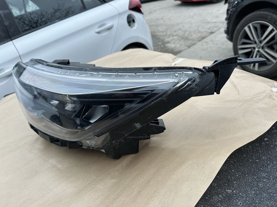 Kia Stonic ляв  фар