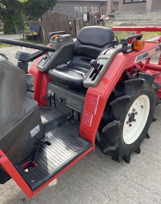 Tractor japonez Yanmar F-5  4x4 freza de sol Iseki Kubota