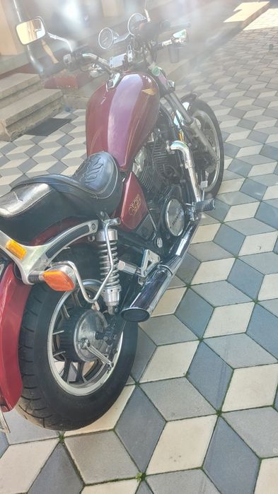 Vând Honda VT 750 C