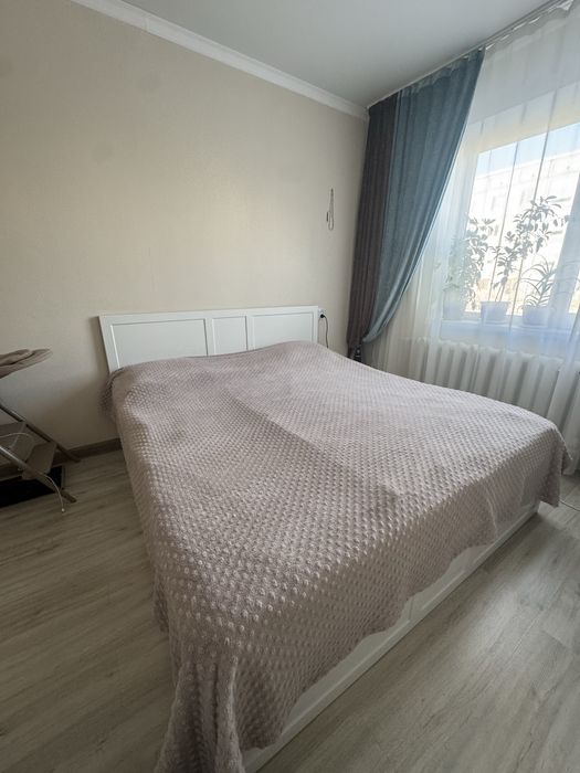 Продаю кровать с матрасом