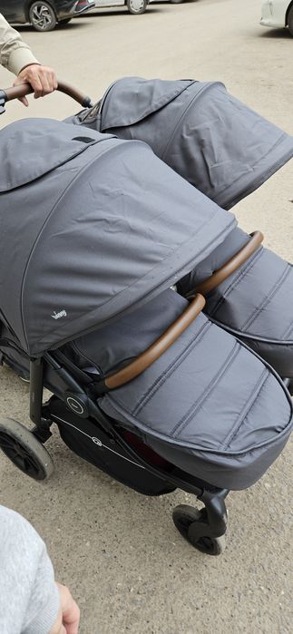 Коляска в хорошем состоянии для двойни