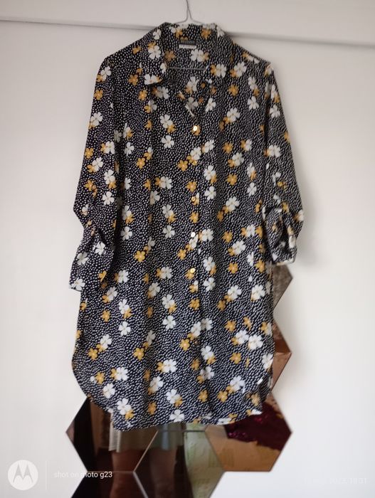 Vând rochii și cămăși