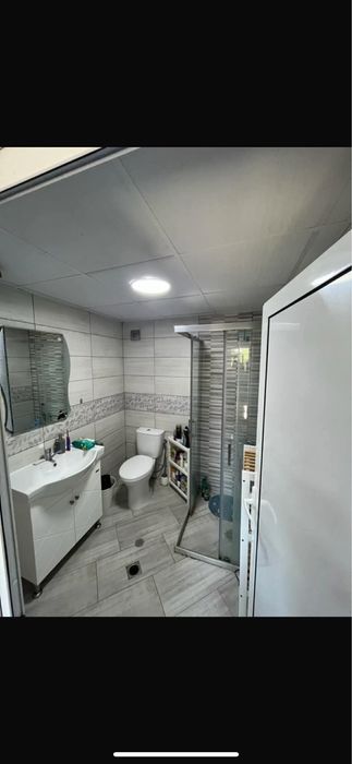 продавам къща цяла изолирана