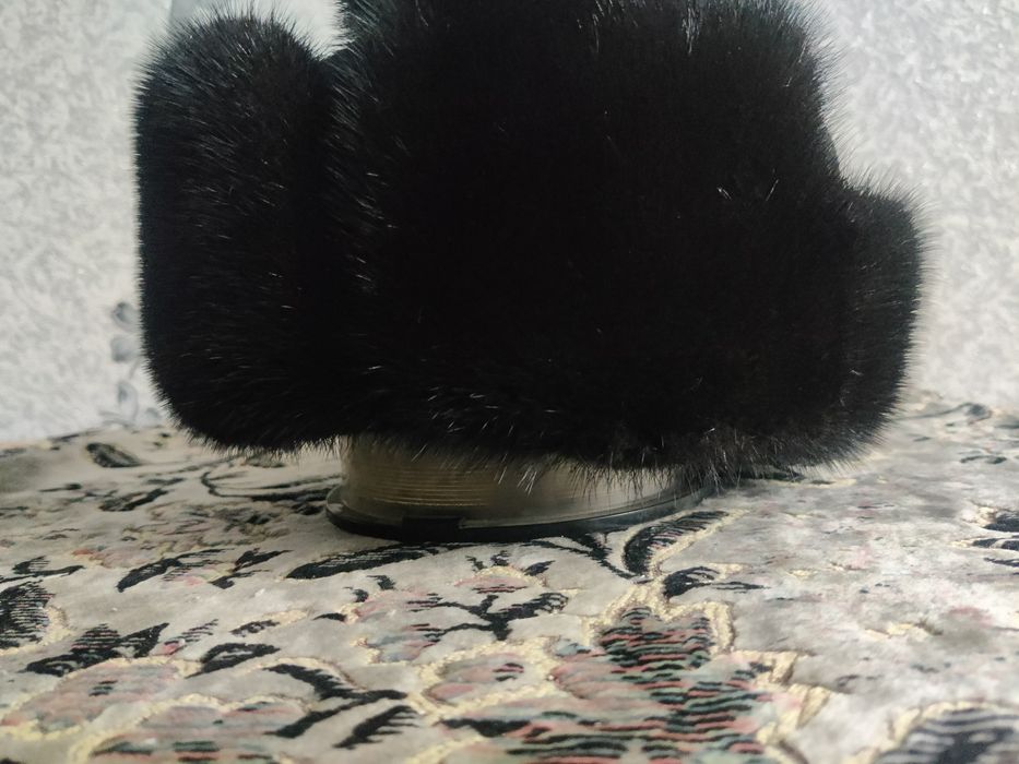 Норкавая шапка черный барон