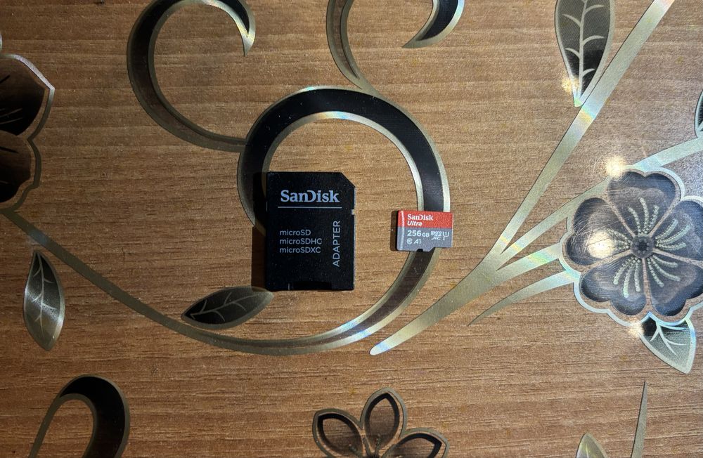 Canon EOS 800D – КАТО НОВ (4000 кадъра) + 3 обектива + Чанта + SD карта SanDisk Ultra A1 256GB