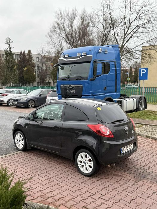 Vând Ford KA Titanium 1.2 bezină