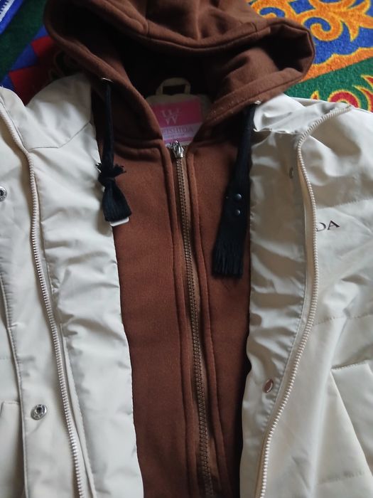 Продам куртку Уни