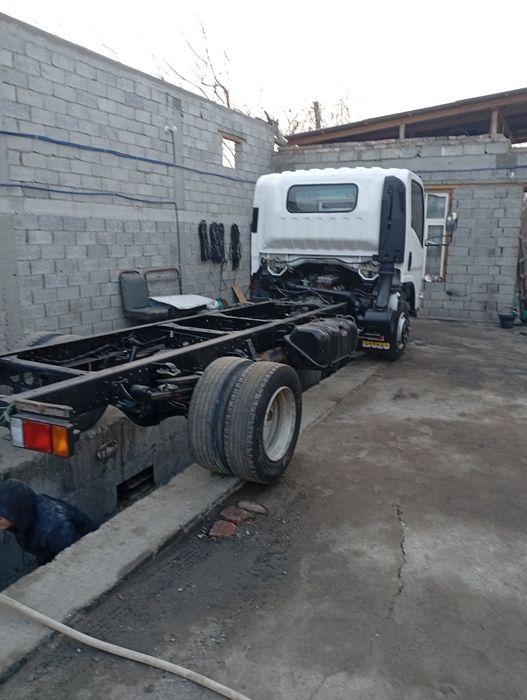 Исузи сотилади2011йил дизел мотор