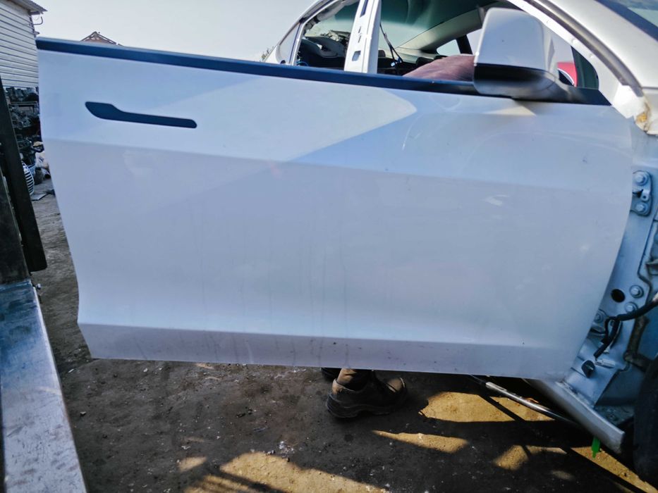 Врати лява дясна Tesla Model 3 врата Тесла модел 3 здрава бяла
