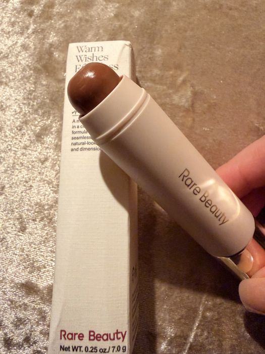 Rare Beauty stick контур