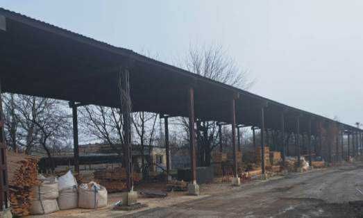 Продавам метален навес 352 кв.м с дължина 44м и ширина 8м.