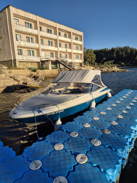 Продам катер Maxum