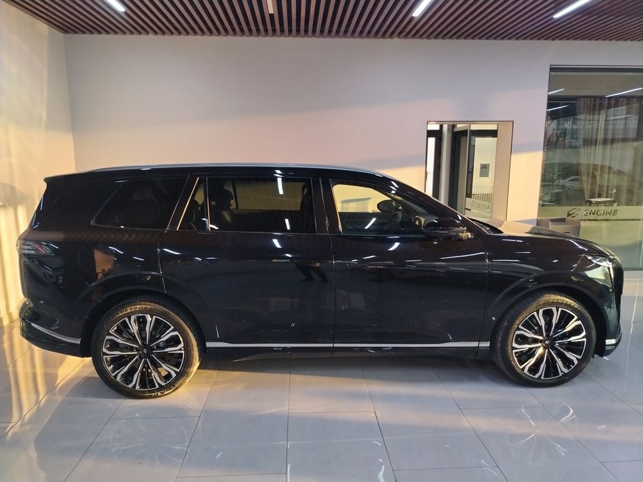 Dongfeng 008 Ultra  Extended Range 2026 Restayling Elektro 610 km

Yu