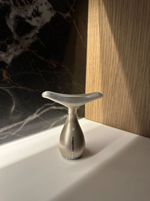 Dispozitiv facial inteligent