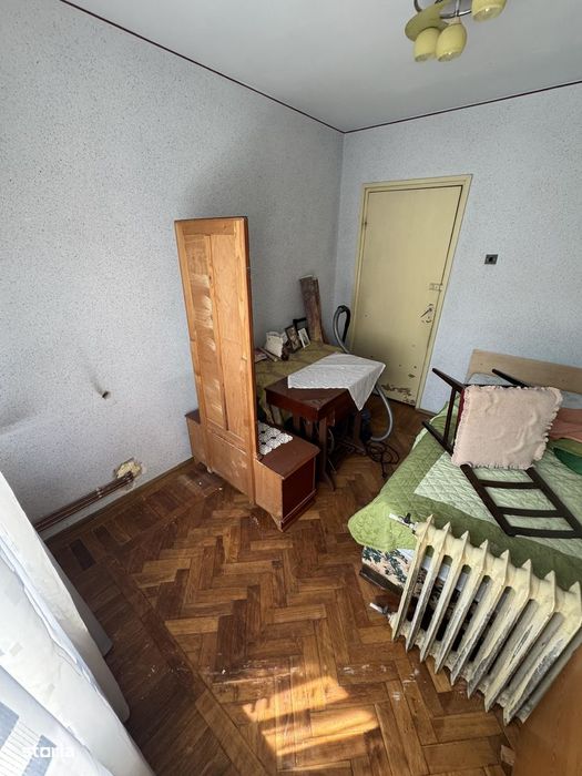 De vanzare apartament cu 3 camere zona Cina