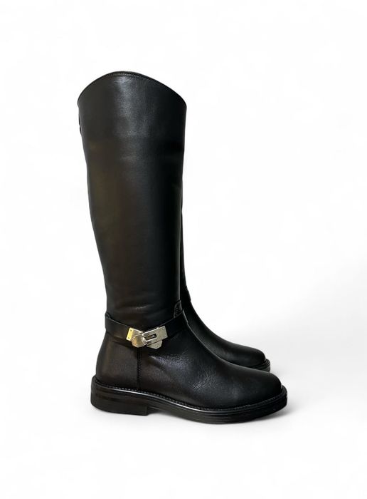 Дизайнерски дамски ботуши от естествена кожа.