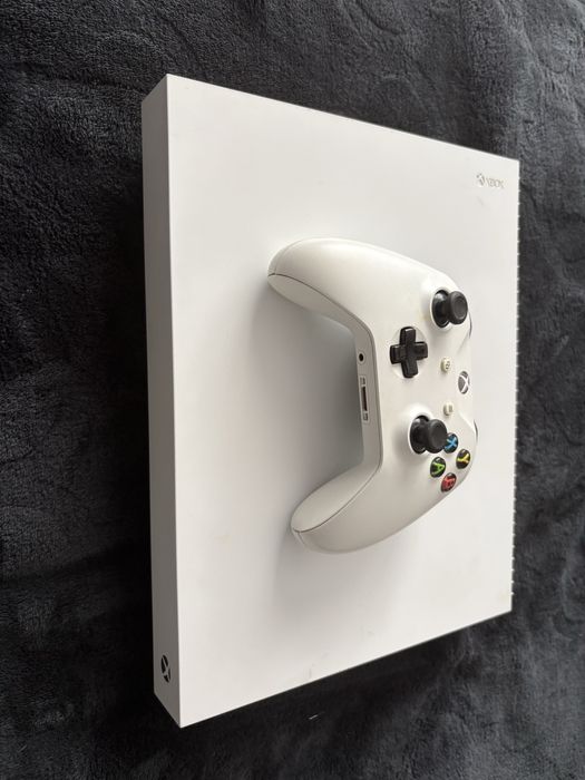 Продам Xbox one x