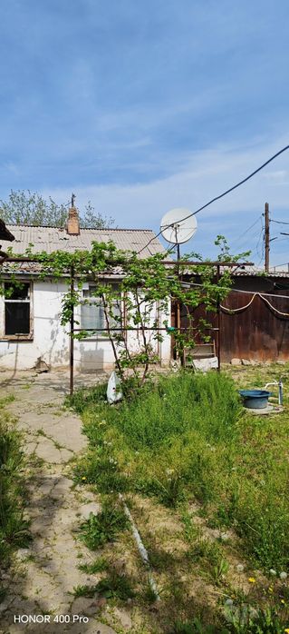 Qibray markazida 4.7 sotixli hovli sotiladi 1 liniya