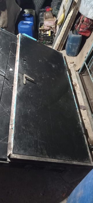 Сыртқы есік жақсы жағдайда