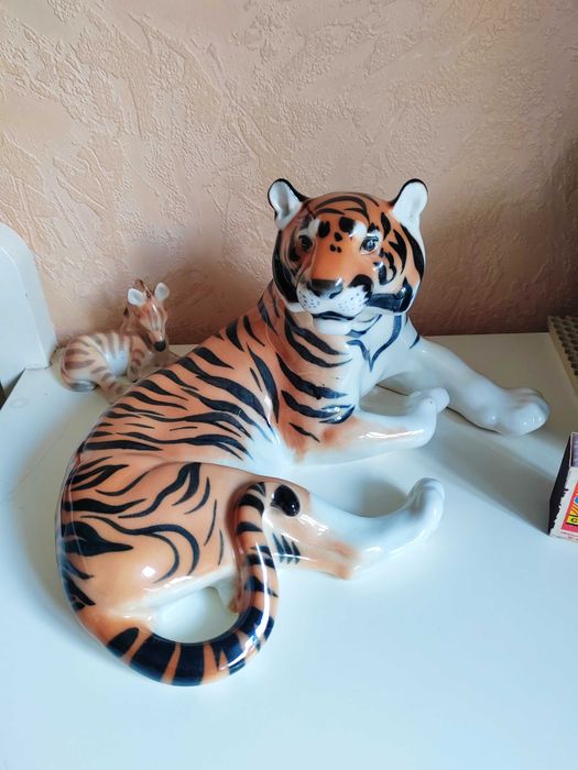 Статуэтки бюст листайте фото