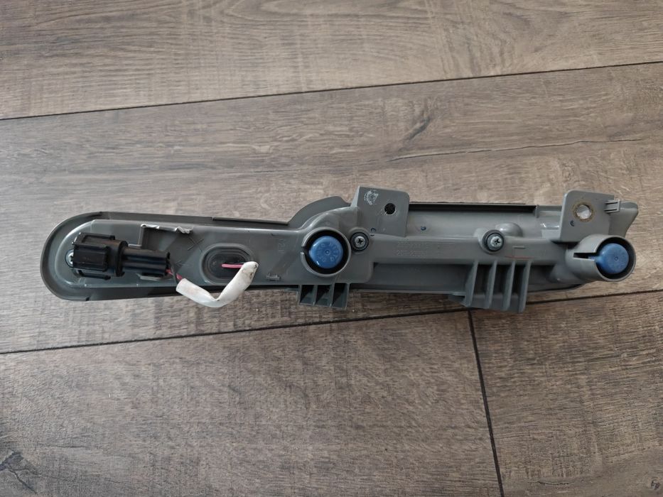 Nissan 370z лява дневна светлина