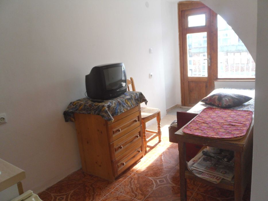 Дава се под наем Ателие в Несебър - 13 кв.м за 102 € - Снимка #1