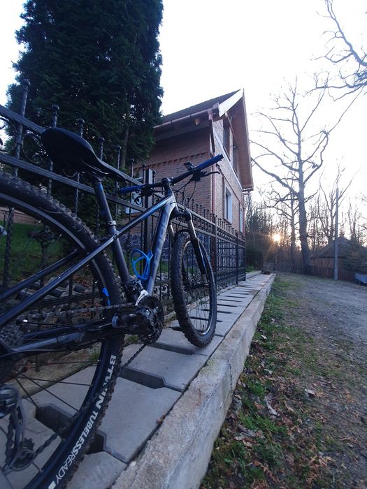 Bicicleta hard trail Cube Analog CMOT  27.5